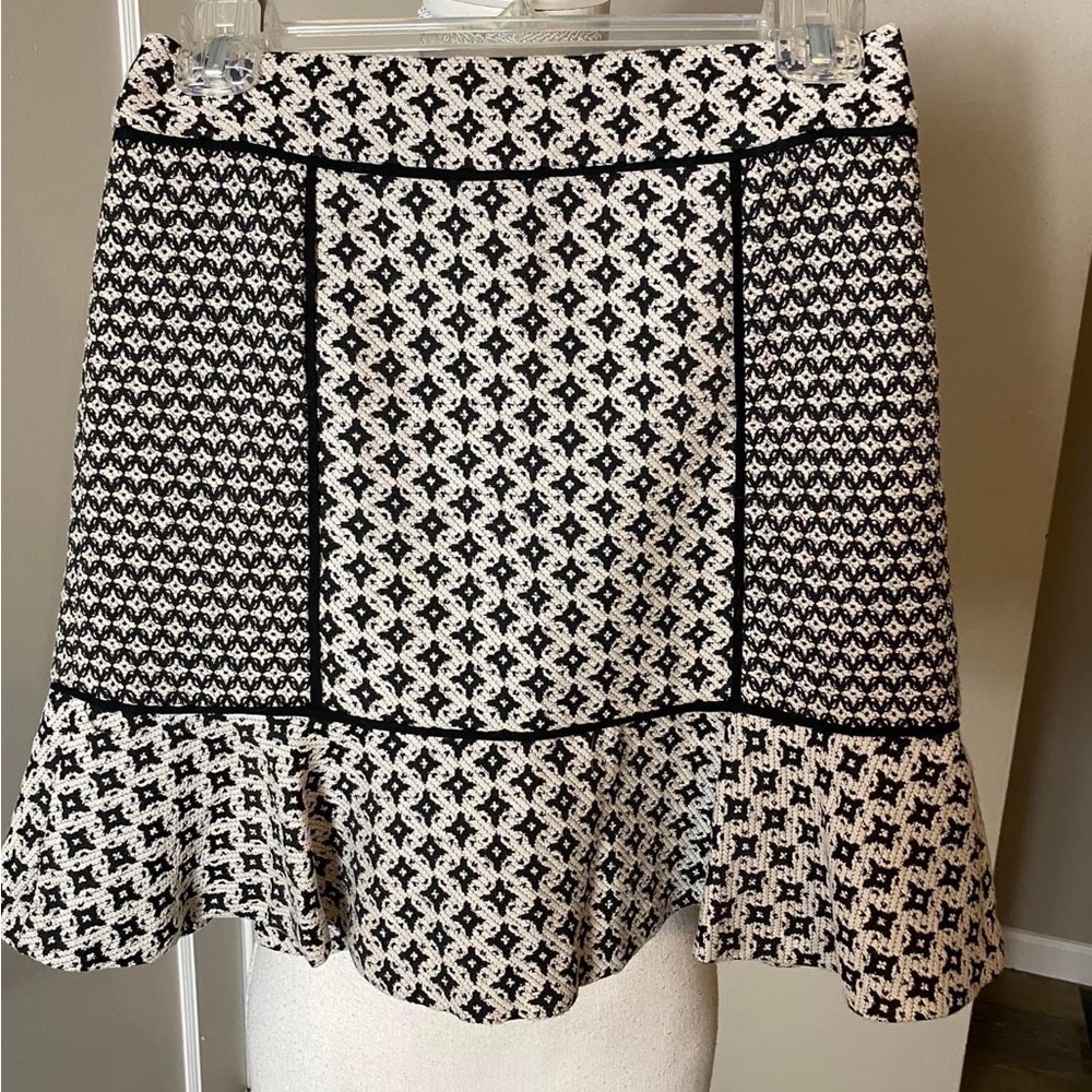 LOFT Mixed Jacquard Flippy Skirt - Picture 2 of 3